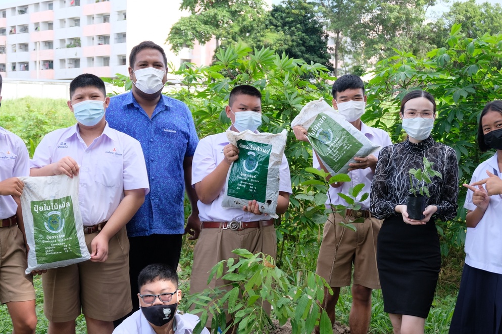 ภาพประกอบไอเดีย เปลี่ยนใบไม้....ให้เป็นเงิน