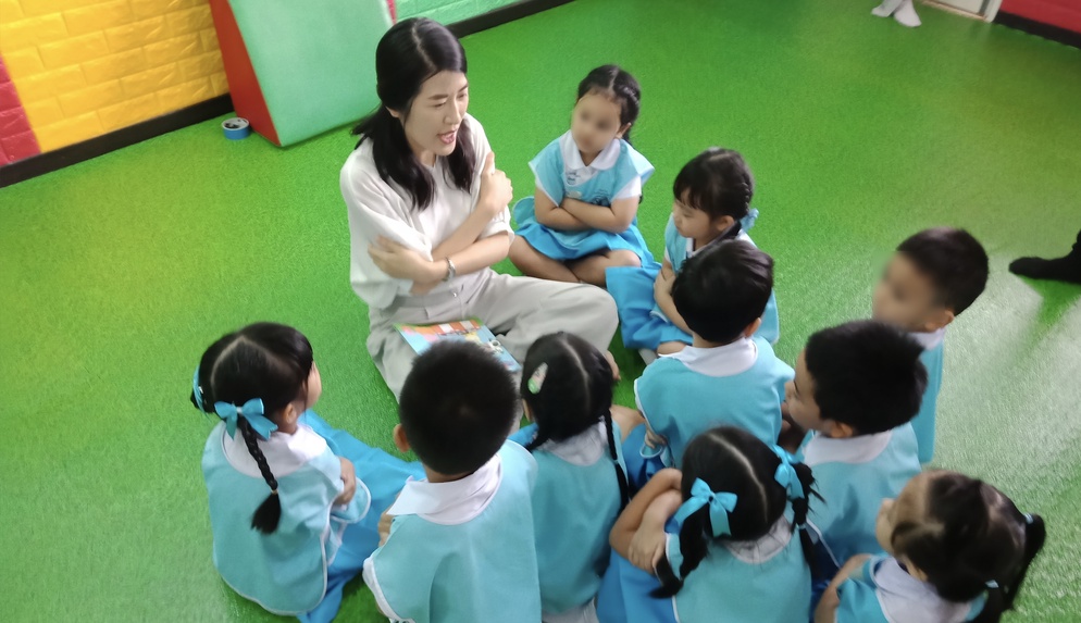 ภาพประกอบไอเดีย เด็กไม่อาจพูดภาษาอังกฤษได้ ถ้าครูเองก็ยังไม่มั่นใจ