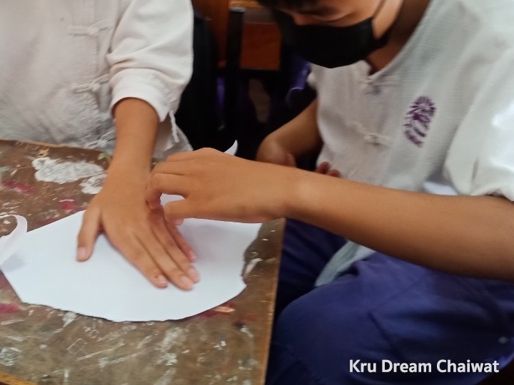 ภาพประกอบไอเดีย ฉีกกระดาษกันเถอะ