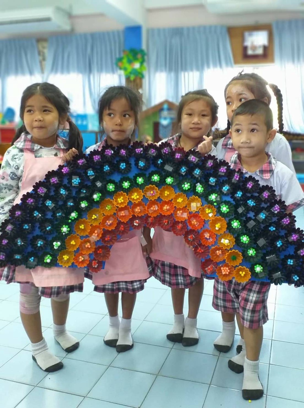 ภาพประกอบไอเดีย โครงงานเทียนดอกไม้สีรุ้ง