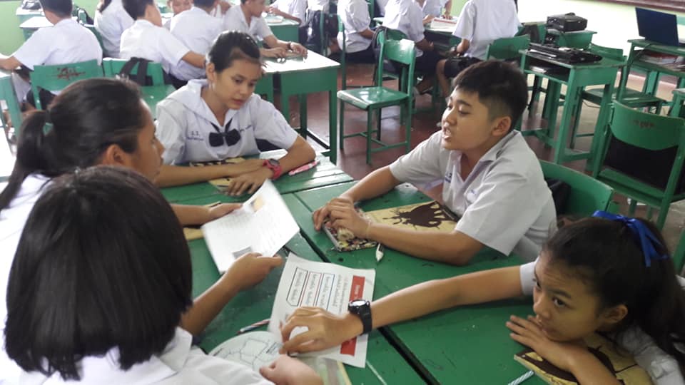 ภาพประกอบไอเดีย ความจริง ข้อเท็จจริง ข้อคิดเห็น  เหตุการณ์ทางประวัติศาสตร์